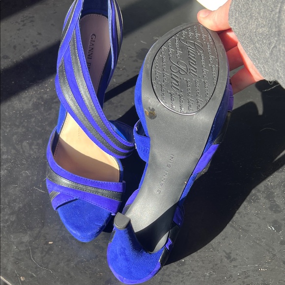 Gianni Bini Vibrant Blue and Black Heels - Picture 11 of 15